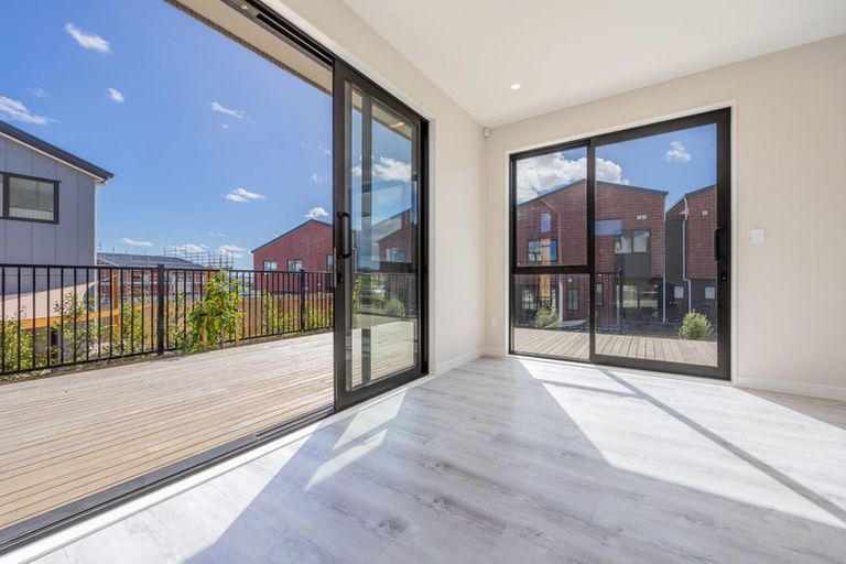 Photo of property in 4 Pohewa Road, Silverdale, 0932