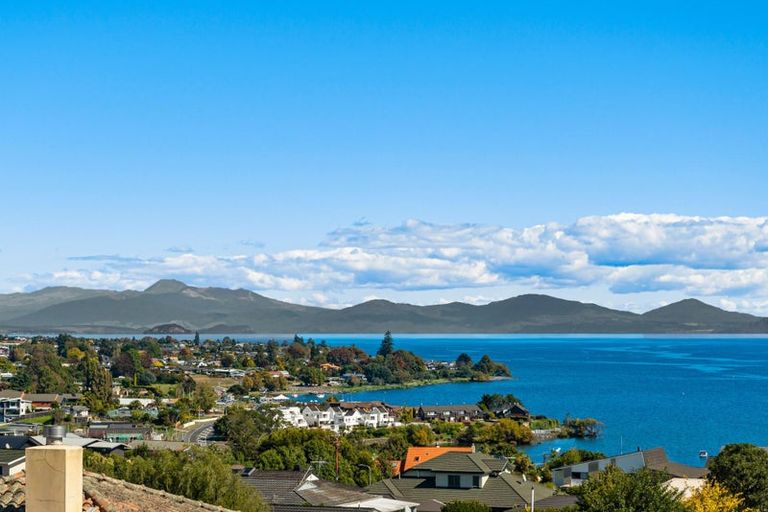 Photo of property in 58 Harvey Street, Waipahihi, Taupo, 3330