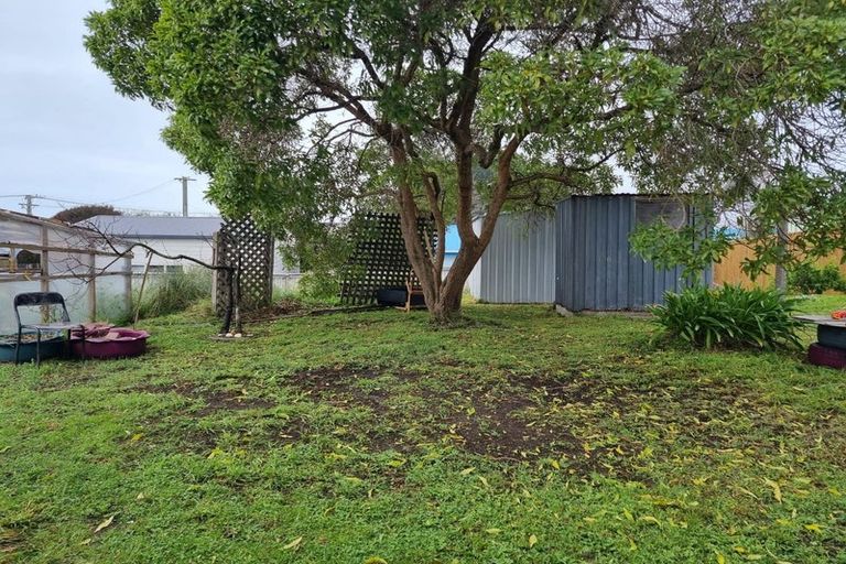 Photo of property in 33 Pacific Road, North New Brighton, Christchurch, 8083