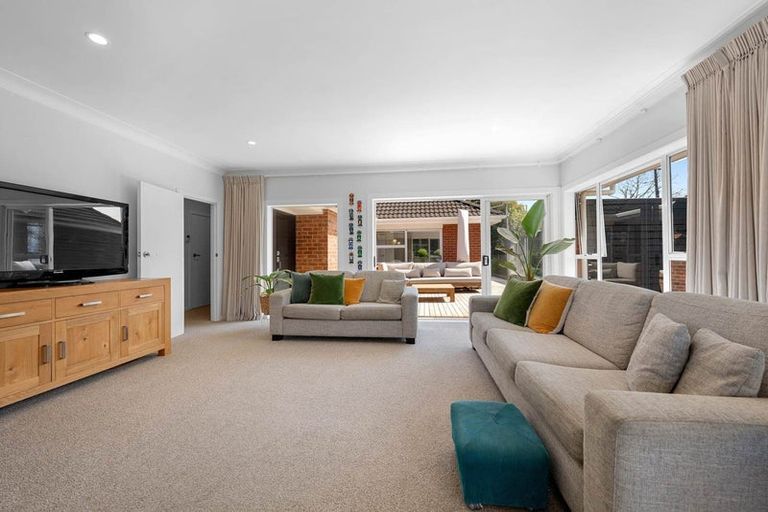 Photo of property in 29 Glenfern Road, Mellons Bay, Auckland, 2014