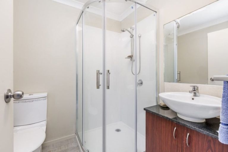 Photo of property in 2d/25 Weranui Road, Waiwera, Orewa, 0994