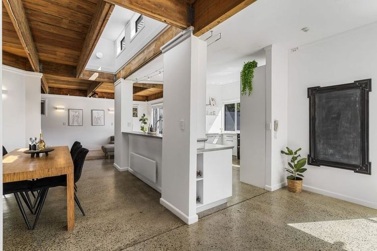 Photo of property in 890 Beach Road, Waiake, Auckland, 0630