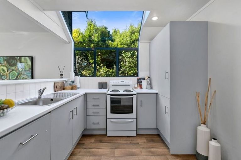 Photo of property in 2/69a Chivalry Road, Glenfield, Auckland, 0629