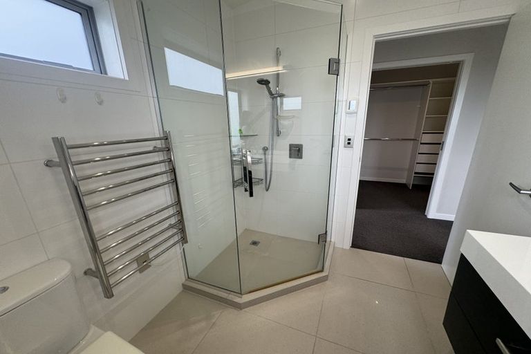 Photo of property in 2/6 Sandford Street, Campbells Bay, Auckland, 0630