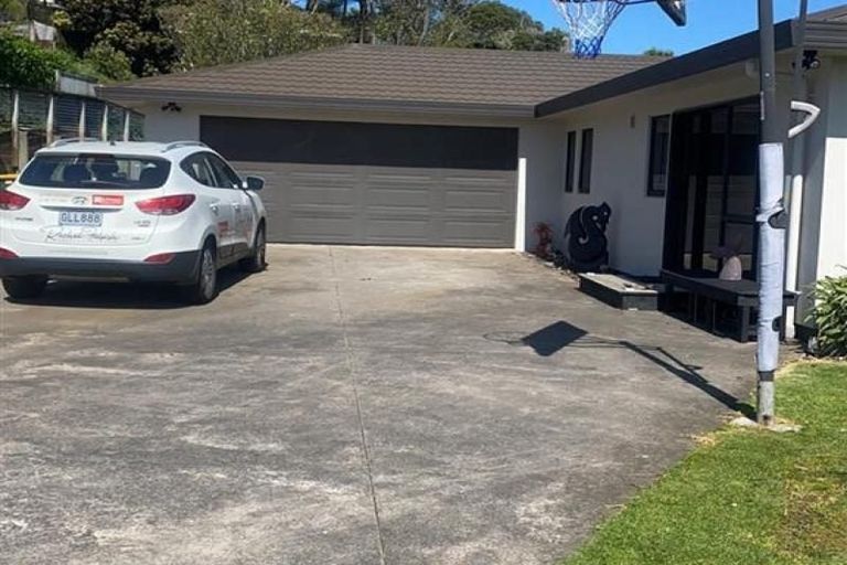 Photo of property in 3a Marchant Place, Westown, New Plymouth, 4310
