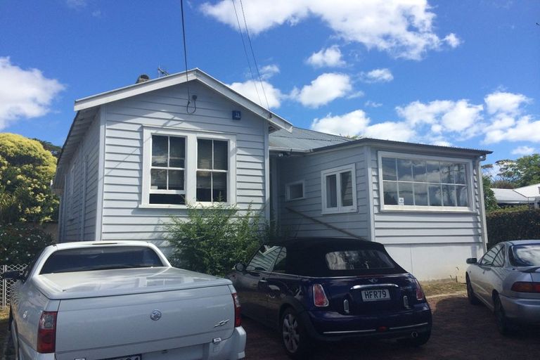 Photo of property in 1 Lomond Street, Takapuna, Auckland, 0622