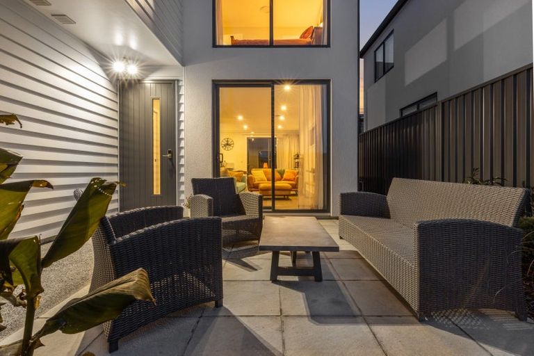 Photo of property in 3a Koreke Close, Kenepuru, 5022