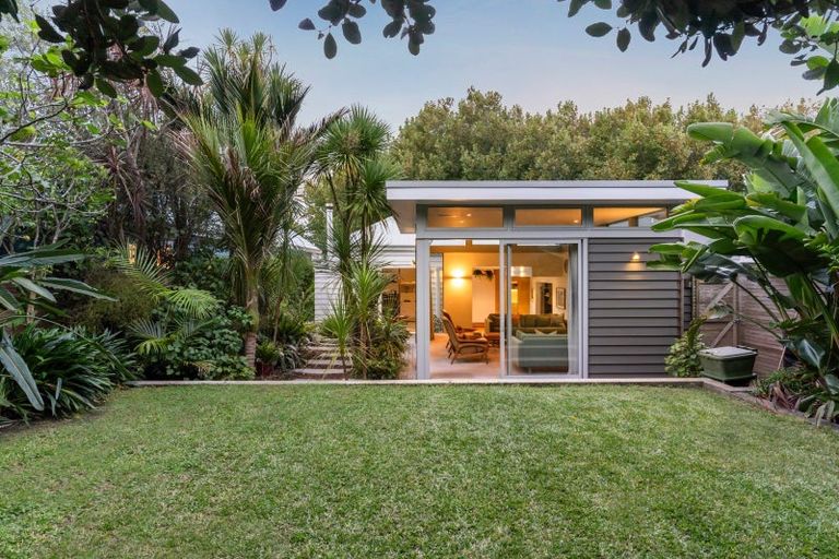 Photo of property in 34 Selbourne Street, Grey Lynn, Auckland, 1021