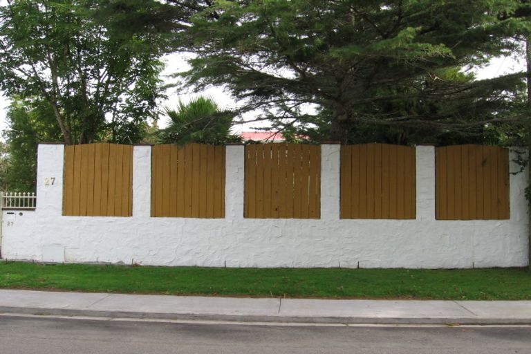 Photo of property in 27 Lowtherhurst Road, Massey, Auckland, 0614