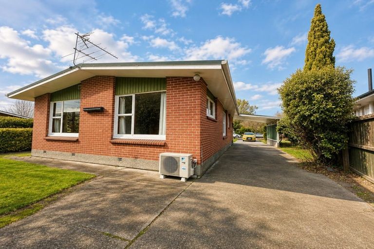 Photo of property in 4 Newbridge Place, Ilam, Christchurch, 8041