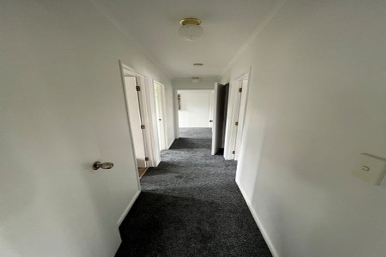 Photo of property in 3 Poinsettia Place, Henderson, Auckland, 0610