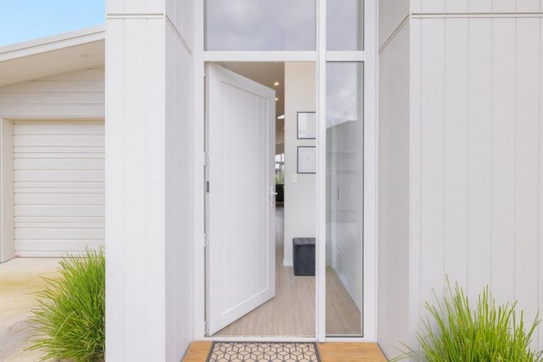 Photo of property in 20b Komata Crescent, Papamoa Beach, Papamoa, 3118