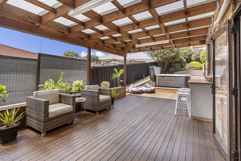 Photo of property in 70 Golfland Drive, Golflands, Auckland, 2013