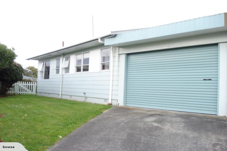 Photo of property in 33 Buick Crescent, Awapuni, Palmerston North, 4412