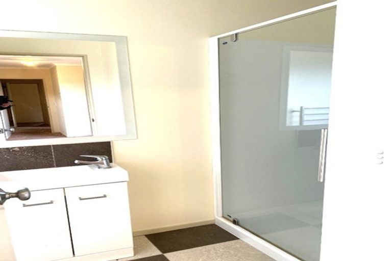 Photo of property in 12 Cresswell Place, Johnsonville, Wellington, 6037