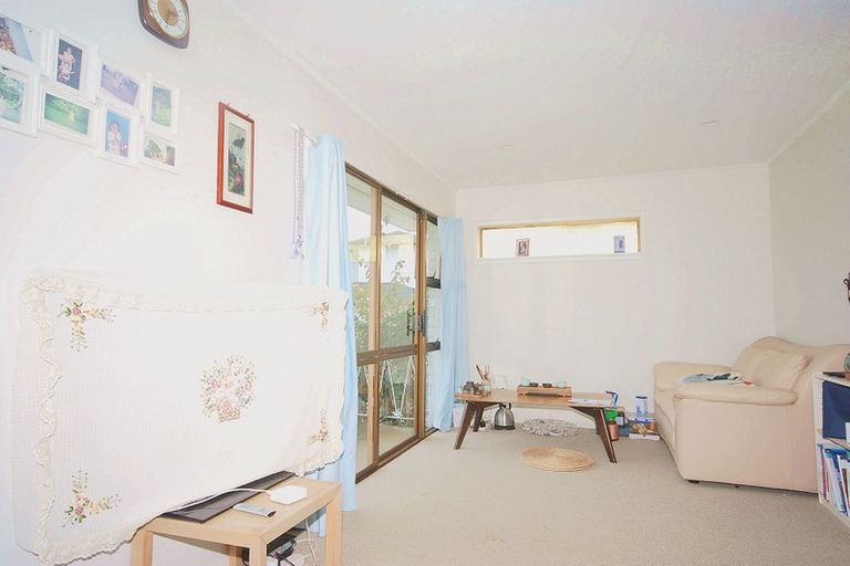Photo of property in 2/28 Priestley Drive, Bucklands Beach, Auckland, 2014
