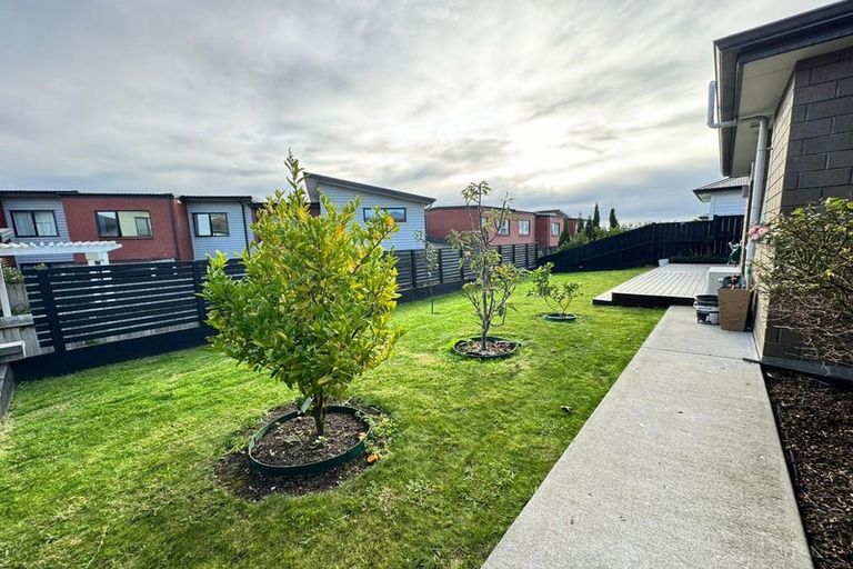 Photo of property in 8 Pakaraka Drive, Papakura, 2110