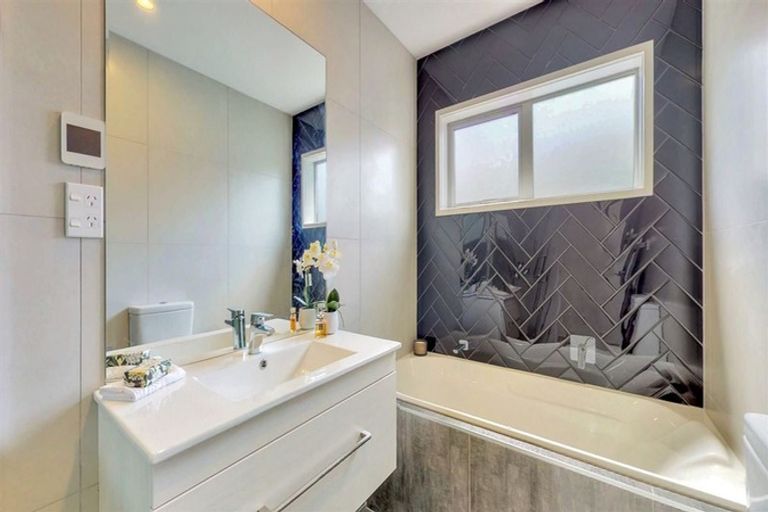 Photo of property in 139c Bucklands Beach Road, Bucklands Beach, Auckland, 2012