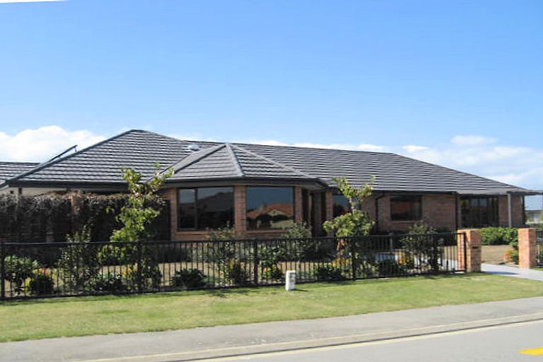 Photo of property in 2 Cezanne Grove, Rolleston, 7614