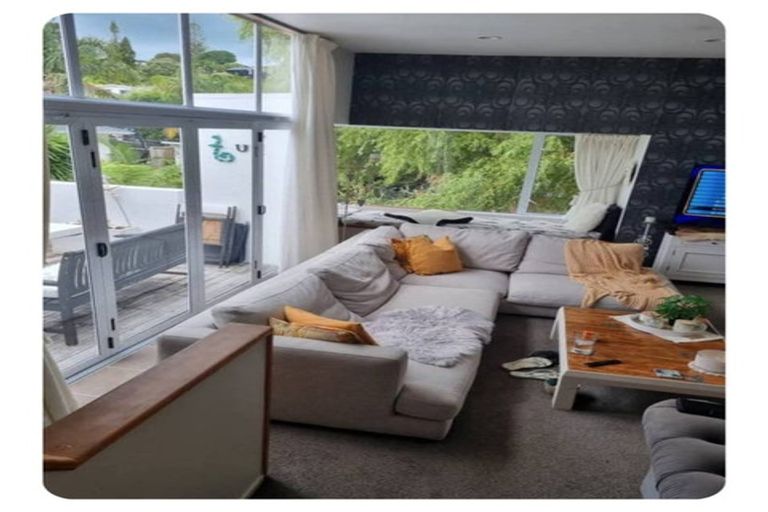 Photo of property in 2/30 Matipo Road, Mairangi Bay, Auckland, 0630