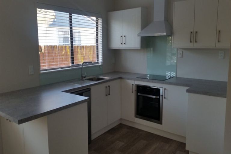 Photo of property in 60 Hillcrest Drive, Kelvin Grove, Palmerston North, 4414