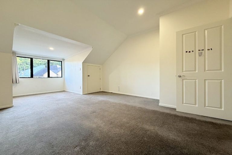 Photo of property in 60 Futuna Close, Karori, Wellington, 6012