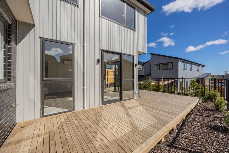 Photo of property in 4 Pohewa Road, Silverdale, 0932