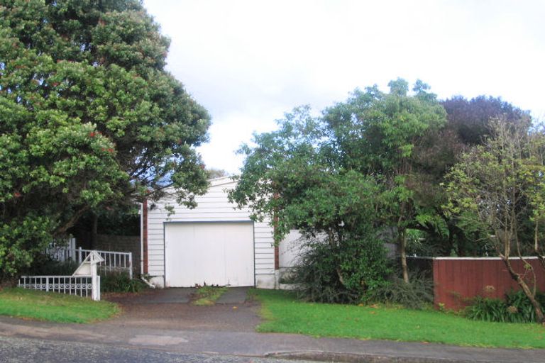 Photo of property in 4 Ruru Street, Waikanae, 5036