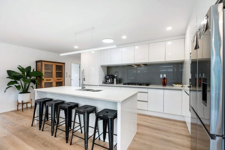 Photo of property in 5 Kahika Grove, Huapai, Kumeu, 0810