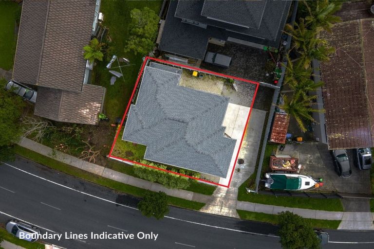 Photo of property in 16 Gosford Drive, Botany Downs, Auckland, 2010