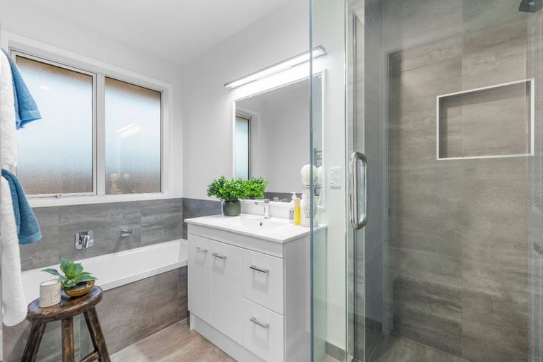 Photo of property in 5 Gilders Grove, Heathcote Valley, Christchurch, 8022