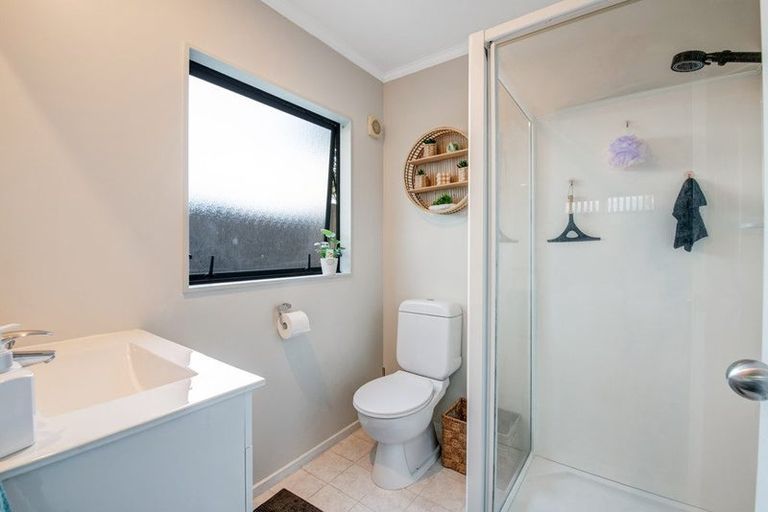 Photo of property in 1/27 Roanoke Way, Albany, Auckland, 0632