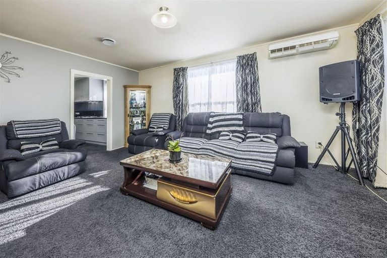 Photo of property in 125 Chichester Drive, Rosehill, Papakura, 2113