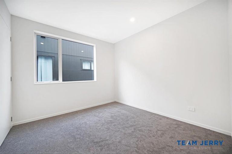 Photo of property in 15 Te Aparangi Road, Papakura, 2110