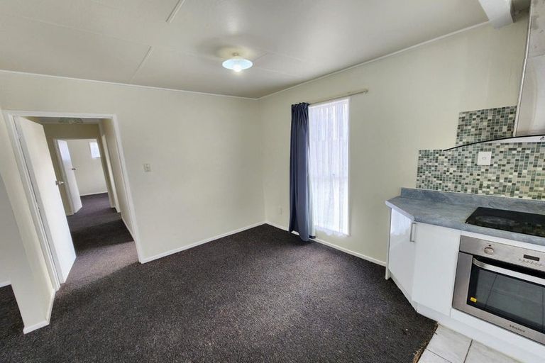 Photo of property in 37 Rhodes Drive, Kelvin Grove, Palmerston North, 4414