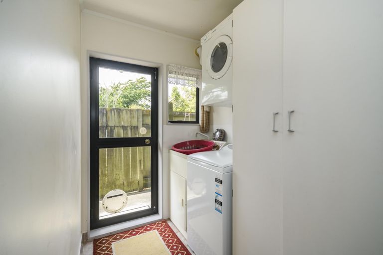 Photo of property in 10 Purdie Place, Milson, Palmerston North, 4414