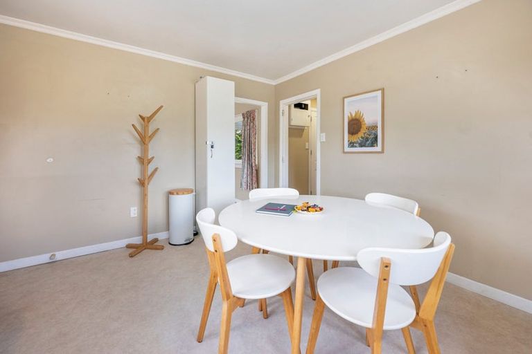 Photo of property in 27 Robinson Avenue, Holdens Bay, Rotorua, 3010