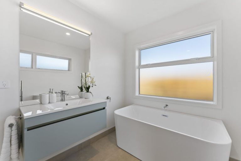 Photo of property in 9 Otaketake Drive, Kinloch, 3377