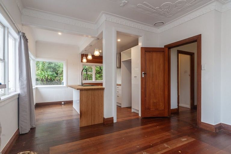 Photo of property in 5 Jalna Avenue, Khandallah, Wellington, 6035