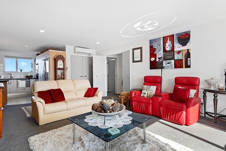 Photo of property in Waterview Estate, 86/4 Greystone Place, Omokoroa, 3114