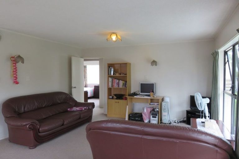 Photo of property in 1/39 Jaemont Avenue, Te Atatu South, Auckland, 0610