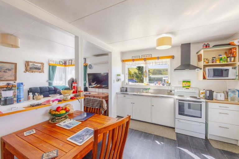 Photo of property in 10 Jones Street, Porangahau, 4291