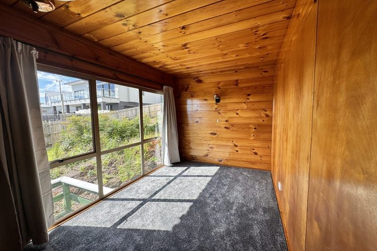 Photo of property in 12 Mellons Bay Road, Howick, Auckland, 2014