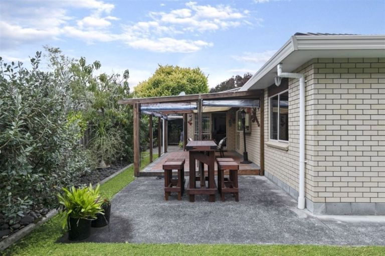 Photo of property in 6 Waimoko Glen, Swanson, Auckland, 0612