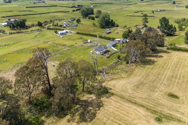 Photo of property in 53 Ladys Mile, Eltham, 4322