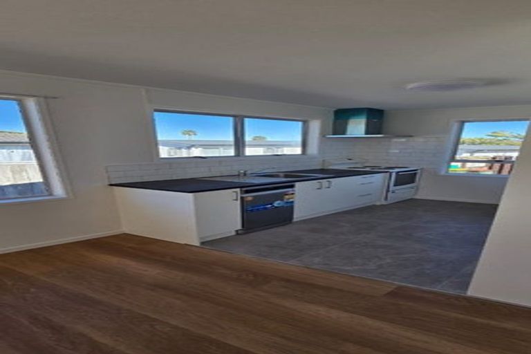 Photo of property in 21 Benton Place, Manurewa, Auckland, 2102