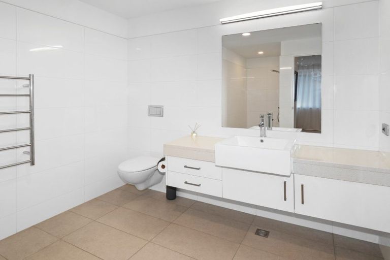 Photo of property in Vivaldi Apartments, 2/48 Marine Parade, Mount Maunganui, 3116