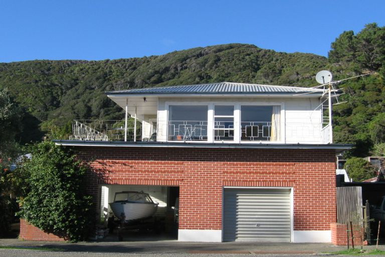 Photo of property in 429 Muritai Road, Eastbourne, Lower Hutt, 5013