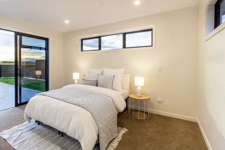 Photo of property in 98 Eriksen Road, Te Awa, Napier, 4110