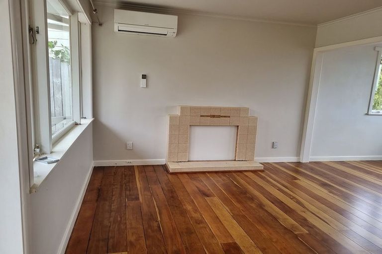 Photo of property in 602 East Coast Road, Pinehill, Auckland, 0630